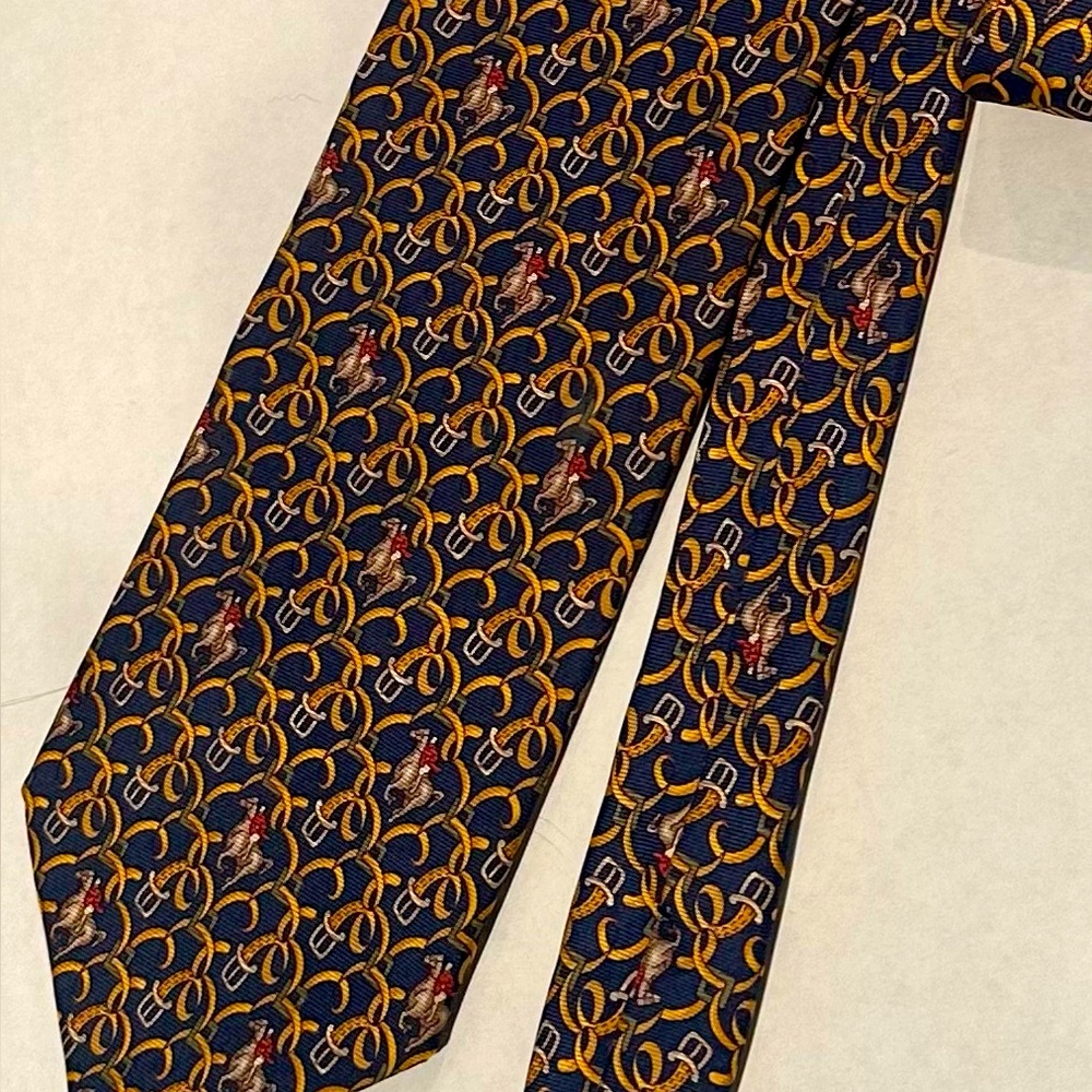 Stunning Brooks Brothers tie in black and gold